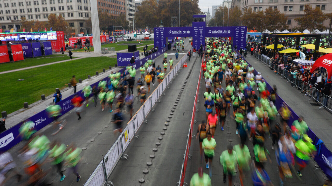 Sernac inicia proceso contra organizador de Maratón de Santiago: Apuntó a cláusulas "abusivas" y falta de información