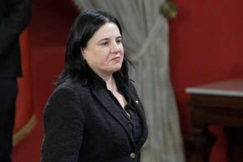 Gobierno asegura que oficio reservado sobre Steinert “no incumplió ningún protocolo” mientras exministra vuelve a ausentarse