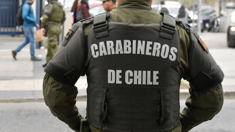 Carabineros abatió a sujeto tras intentar evadir control en Lo Prado: Se incautaron dos armas de alto calibre