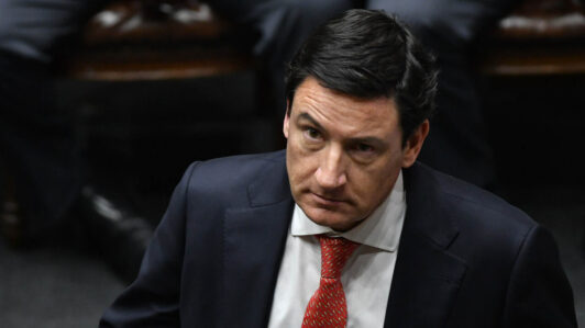 Squella llama al Gobierno a 