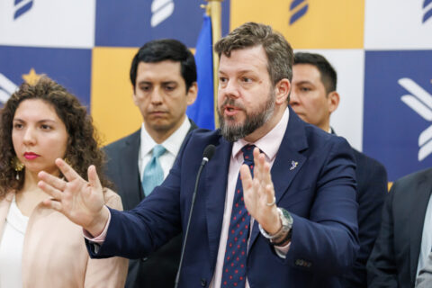 Johannes Kaiser acusa falta de disposición del Gobierno para avanzar en indultos a uniformados del 18-O:  