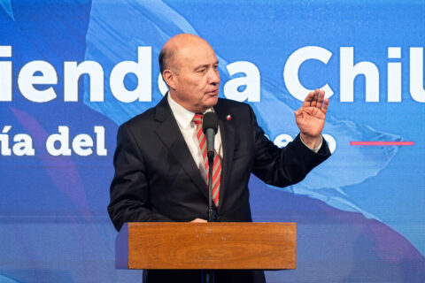 Ministro Quiroz por caída del Imacec: “No es bueno mirar la cifra con un microscopio, mejor miremos las cosas con telescopio”