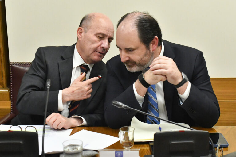 “Hacia allá vamos”: Ministro Quiroz insiste en meta de 6% de desempleo pese a dichos de Rau