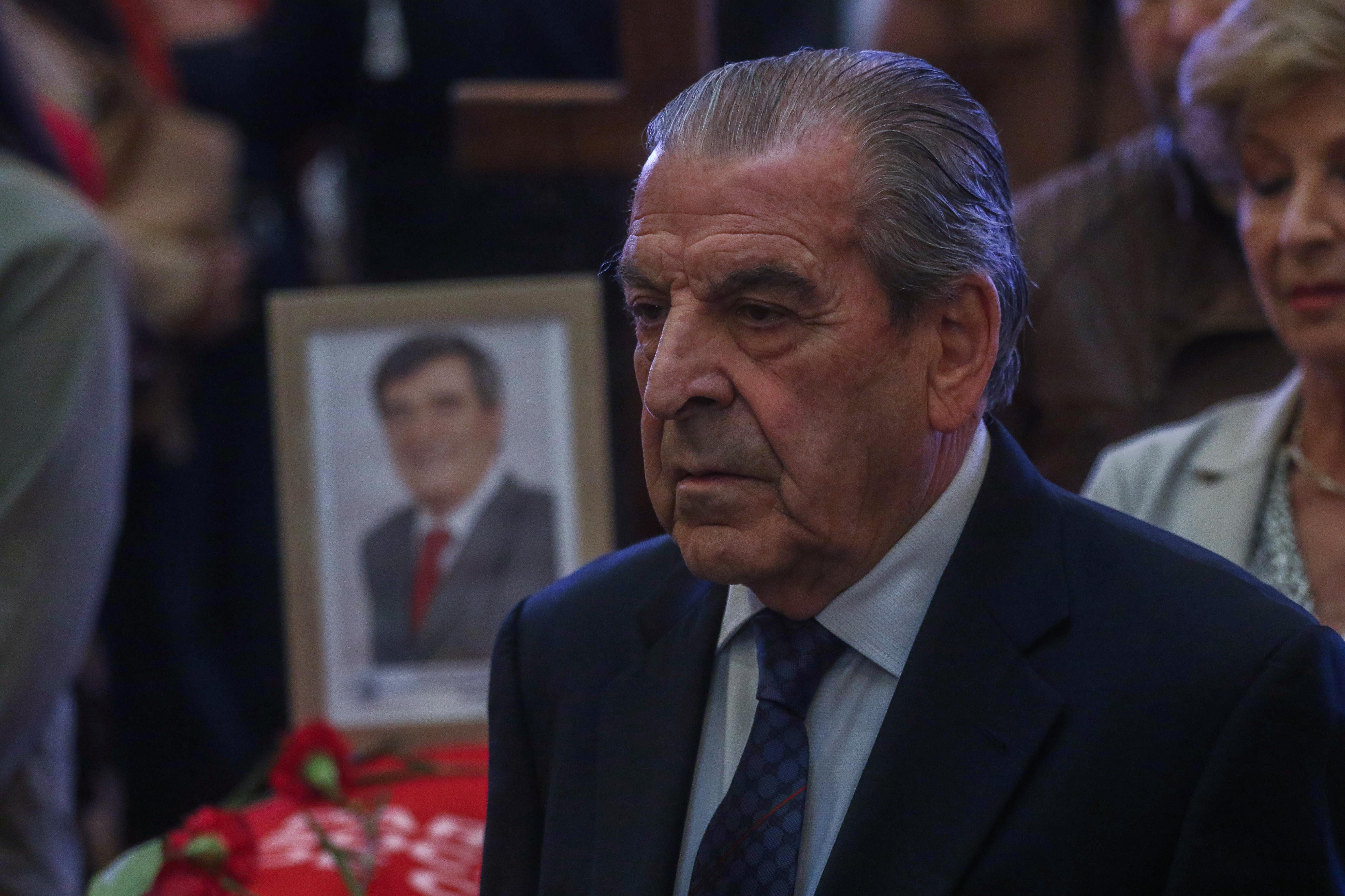 “Gran colaborador en mi gobierno” y “siempre hablaba con la verdad”: Eduardo Frei Ruiz-Tagle se despide de Camilo Escalona y valora su trayectoria política