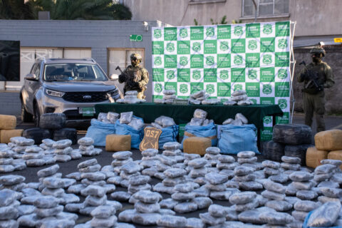 Decomiso de droga obtenido como resultados de una operación que permitió detener a integrantes de una organización e incautar más de una tonelada de drogas, además de armas, municiones y vehículos/Agencia Uno