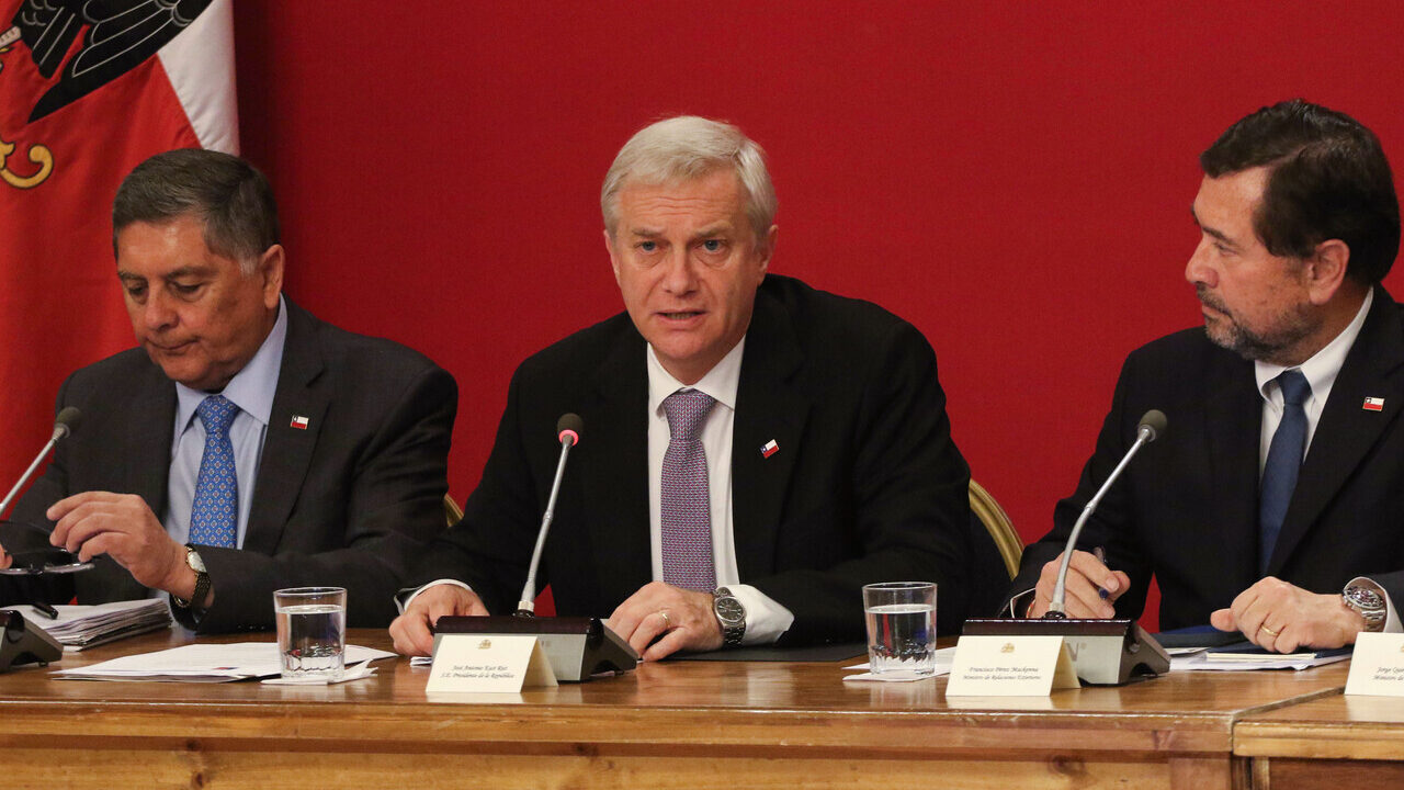 Presidente Kast decreta duelo nacional tras homicidio de carabinero en Lo Espejo