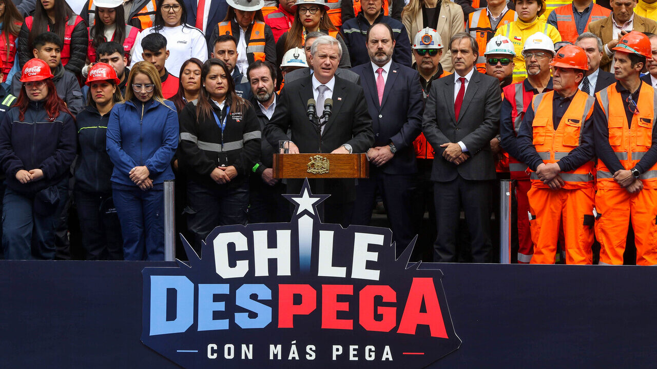 Presidente Kast presenta ejes del "Plan Chile Despega" para crear 100 mil empleos y reitera llamado al Congreso para colaborar