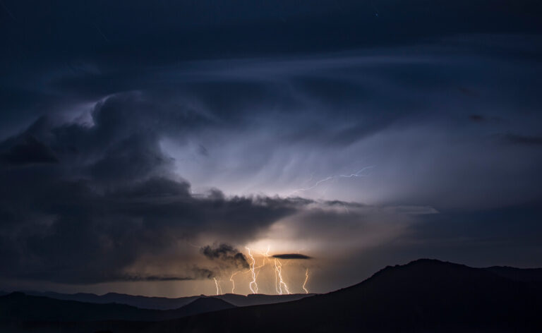 Declaran alerta temprana preventiva para la Región de Los Lagos por pronóstico de tormentas eléctricas