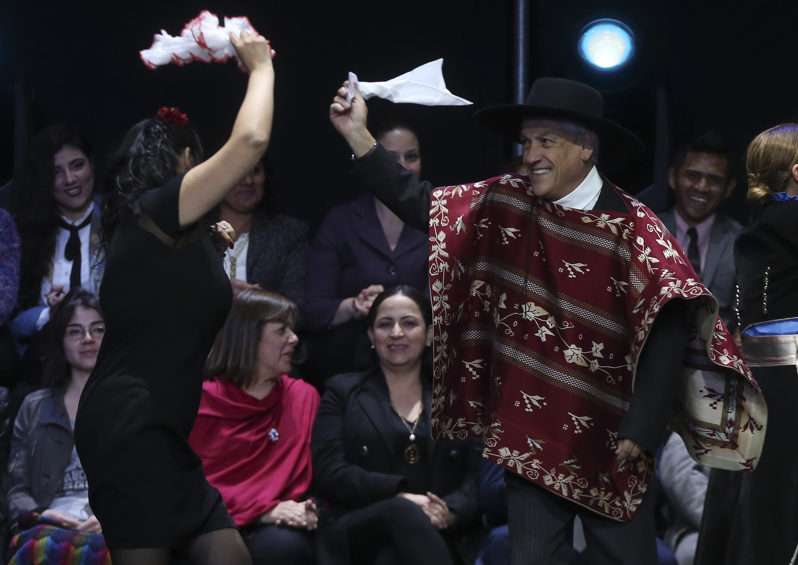 "Los memes andan todos los años": Karla Rubilar recuerda su comentado pie de cueca con Sebastián Piñera en Fiestas Patrias