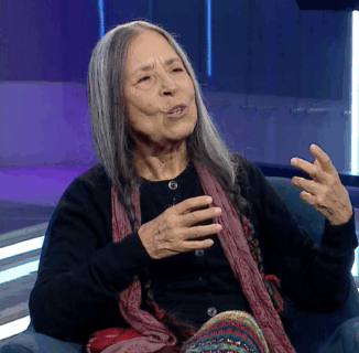 Cecilia Vicuña lanza en Chile su libro “Edúcate” y advierte: “La empatía está siendo eliminada por poderes egoístas”
