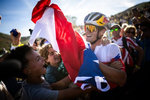 Martín Vidaurre conquista su segundo título en la Copa Mundial XCO