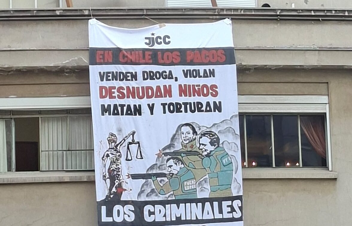 "Supera todos los límites" y "grave expresión de violencia política": Diputados republicanos por lienzo de las JJ.CC. contra el Presidente Kast y Javiera Rodríguez en la U. de Chile
