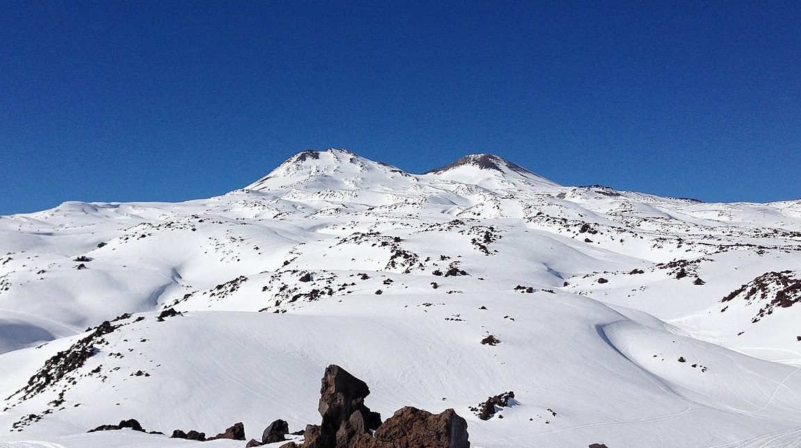 Volcán Nevados de Chillán registra pulso eruptivo con columna de piroclastos de 380 metros