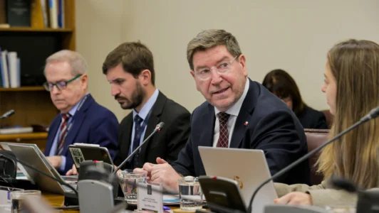Biministro Mas anuncia paquete ProPyme para octubre con foco en gradualidad tributaria: 