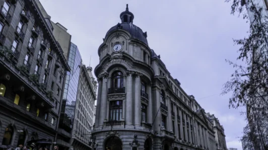 Chile coloca su primera emisión de bonos soberanos en francos suizos por US$ 458 millones