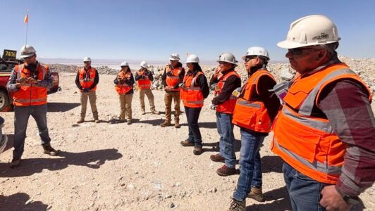 Contralora Dorothy Pérez encabeza fiscalización en terreno a tres de las principales faenas de Codelco tras denuncias de sobreproducción