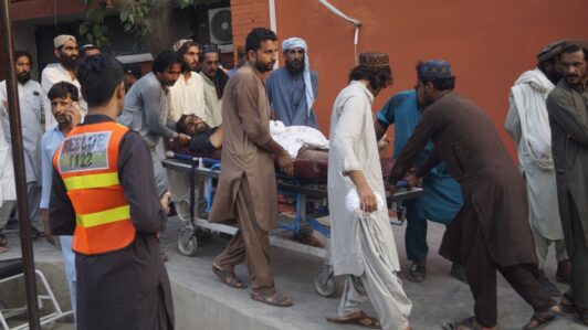 11 policías muertos en atentado suicida con coche bomba en el noroeste de Pakistán