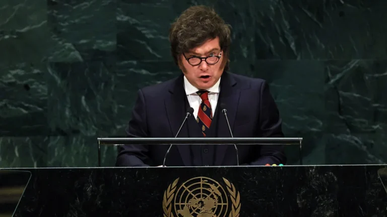 Milei aborda disputa territorial con el Reino Unido sobre las Malvinas y critica a la ONU: 