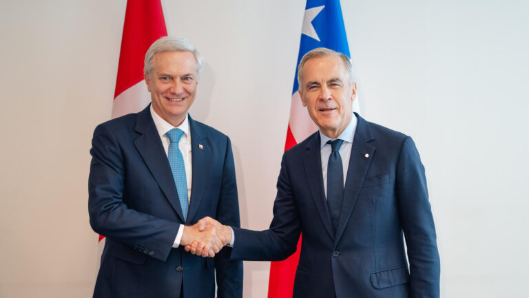 Presidente Kast se reúne con el primer ministro de Canadá y respalda candidatura de Valparaíso para la Secretaría del Tratado de Alta Mar
