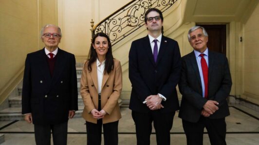 Mineduc presentó hoja de ruta con 20 medidas: Desde reducir la carga administrativa a promover la participación de las familias