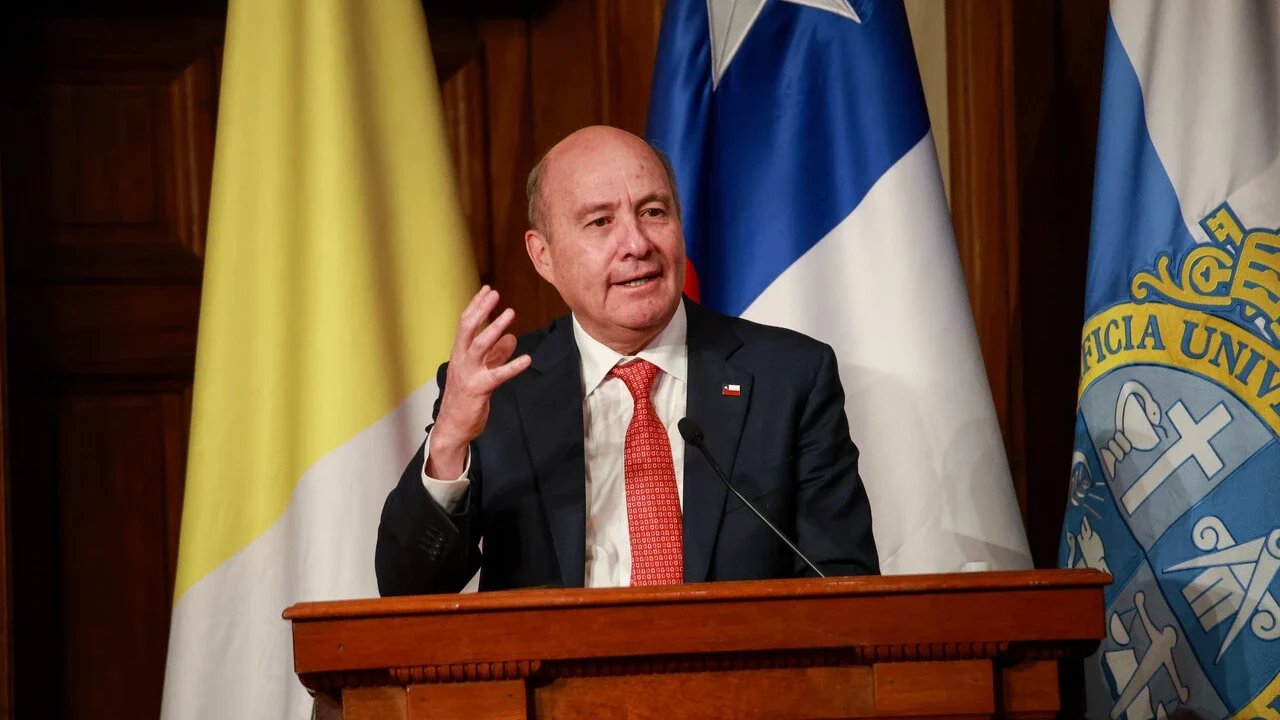 "No es un presupuesto de recortes, es de expansión mesurada del gasto": Ministro Quiroz adelanta lineamientos del Presupuesto 2027