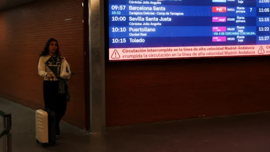 España: Al menos 10 personas murieron tras choque de trenes de alta velocidad en Toledo