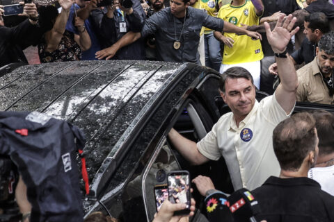 Estados Unidos anuncia que acogerá a Flávio Bolsonaro junto a su familia