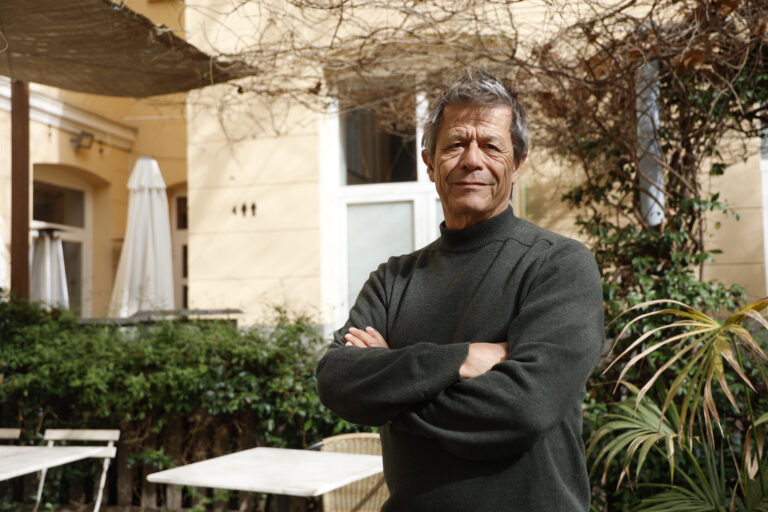 Emmanuel Carrère y el asedio a Europa ante la guerra: 
