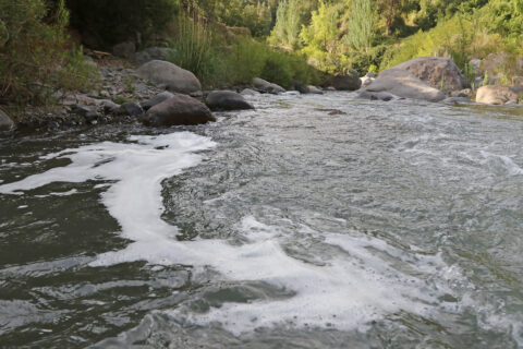 Atención en Lo Barnechea: Senapred activa Alerta Amarilla por crecida del río Molina en medio de lluvias en la Región Metropolitana