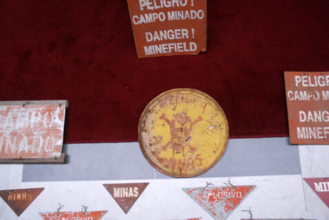 Pocos recuerdan la frontera minada entre estos dos países de América Latina. Cada tanto, una explosión la vuelve noticia