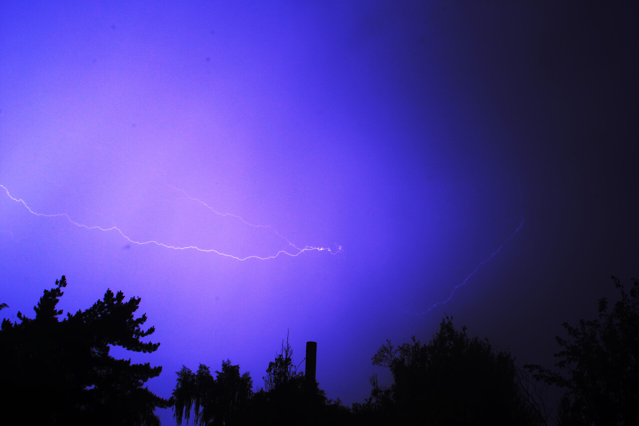 Aviso por tormentas eléctricas de Valparaíso al Ñuble: Revisa cuándo ocurrirá el fenómeno y en qué zonas