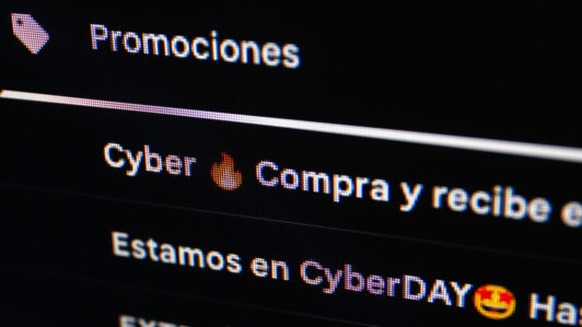 Empezó el Cyber Monday: Experto explica cómo evitar caer en ofertas engañosas y detectar precios 