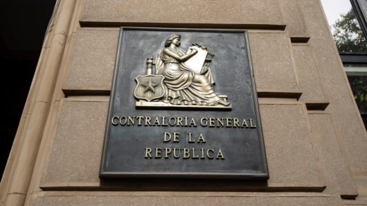 Contraloría detecta que hospital modular comprado en pandemia está almacenado en bodega desde 2021: Perjuicio asciende a $859 millones