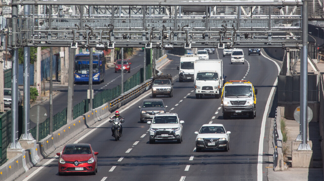 Presidente Kast anuncia descuento de hasta 25% en tarifa del TAG para vehículos que transiten por Autopista Central: medida regiría a partir de 2027