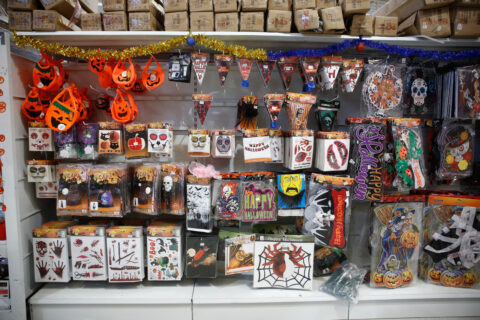Sernac fiscaliza malls chinos previo a Halloween/Agencia Uno