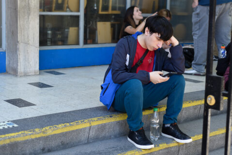 Desempleo entre personas con educación superior llega a 356 mil: Aumentaron 40.938 en un año