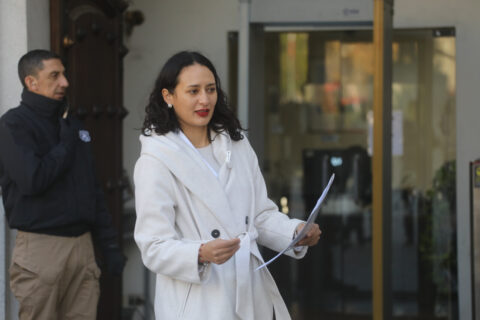 Alcaldesa Javiera Reyes cuestiona Plan Escudo de Barrio: 