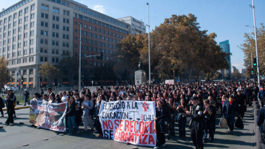 Paro nacional de la Confech: Revisa los cortes y desvíos de tránsito en el centro de Santiago