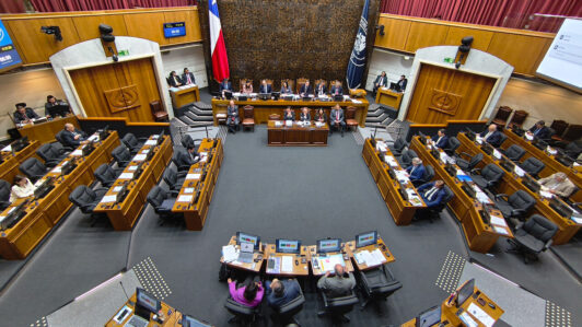 Avanza en el Senado proyecto que posterga hasta octubre de 2027 la entrada en vigor de la Ley de Protección de Datos Personales