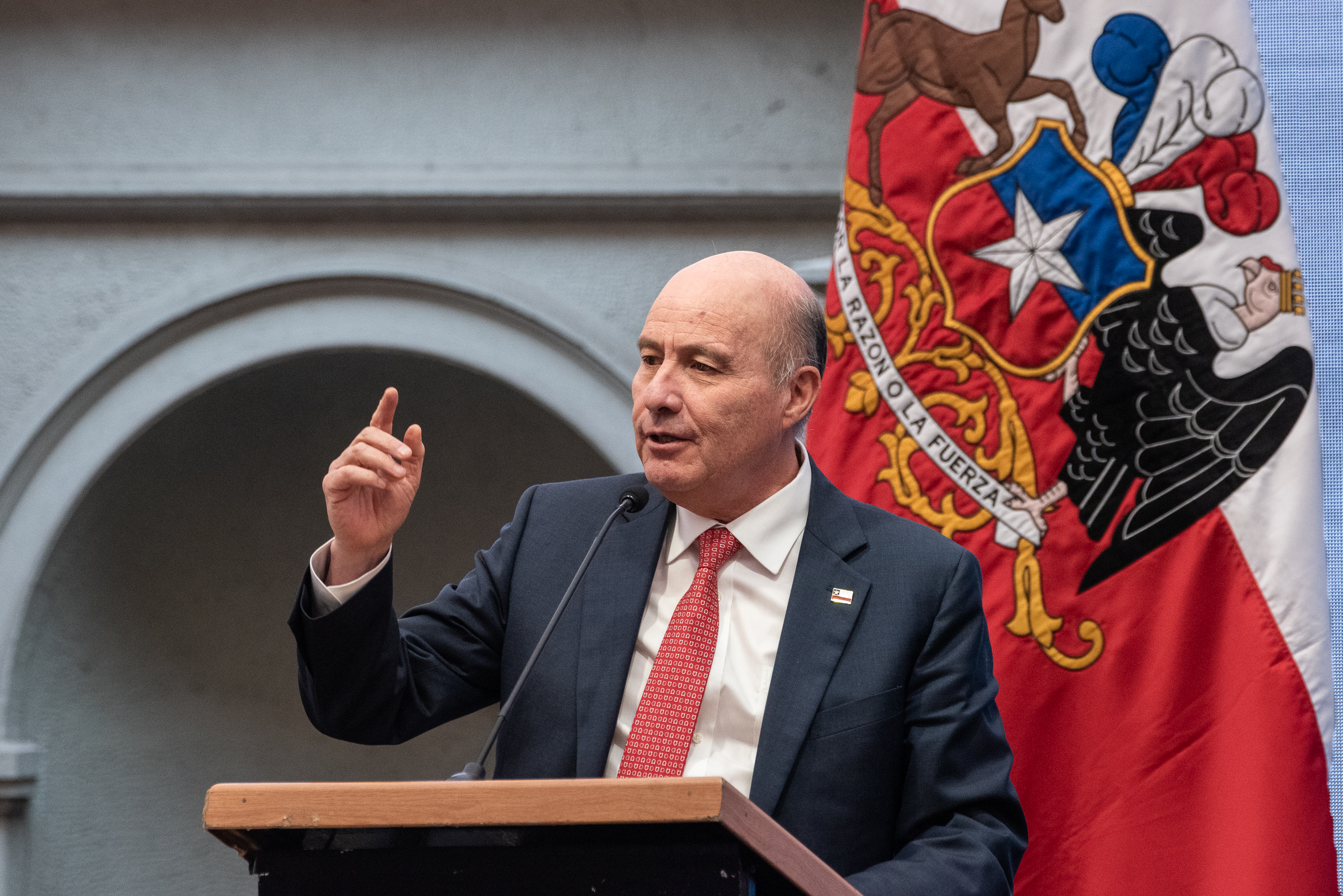 Cadem: Generar empleo (42%), seguridad (16%) y mantener beneficios sociales (14%) son las principales prioridades ante la discusión del Presupuesto 2027