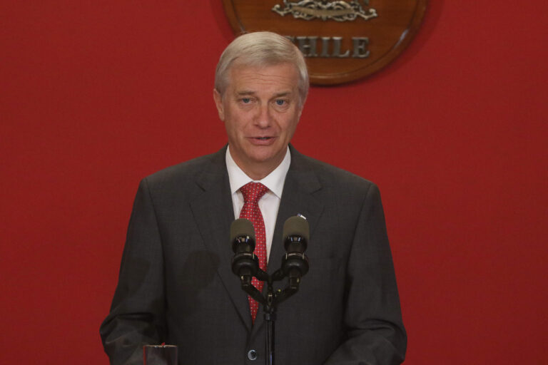 Presidente Kast defiende su gestión y liderazgo ante críticas de la oposición: 