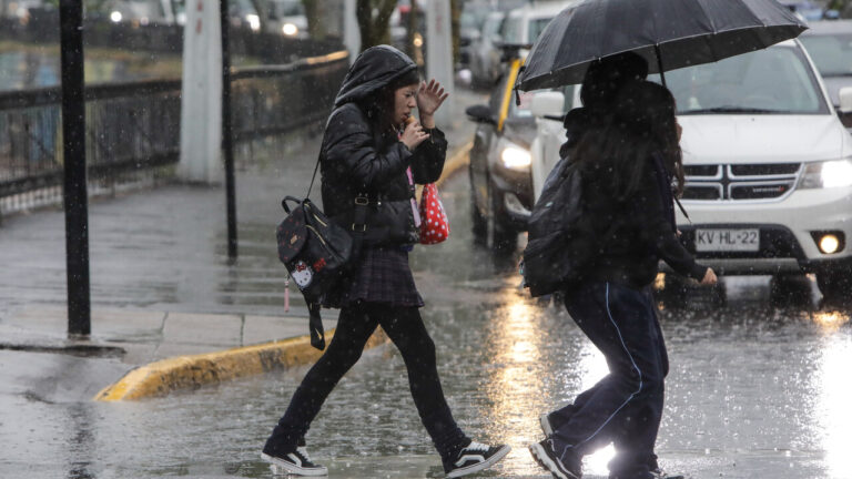 Meteorología actualiza alerta por lluvias en cinco regiones: Se prevé la caída de hasta 40 mm de agua