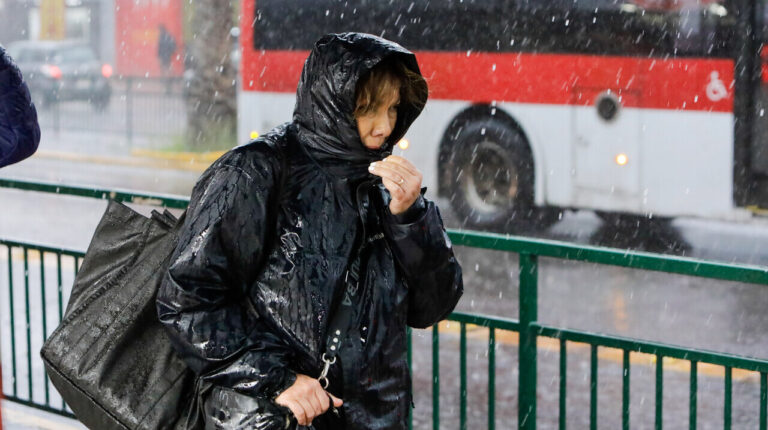 Lluvias en Santiago: Gobierno decreta tres perímetros de seguridad en Las Condes, Puente Alto y Talagante por riesgo de afectación a viviendas