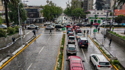 Senapred entrega balance por alerta roja en la Región Metropolitana: Hay viviendas con daños en distintas comunas