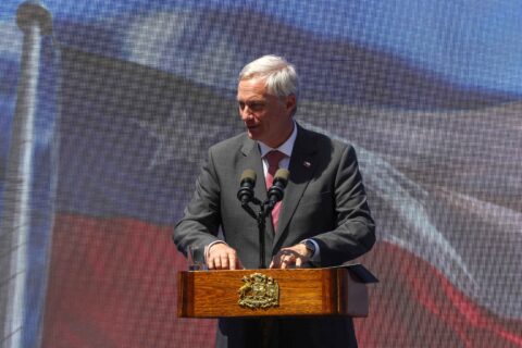 Presidente Kast queda fuera del top 10 de mandatarios mejor evaluados en Latinoamérica: Su aprobación cae al 38,8%