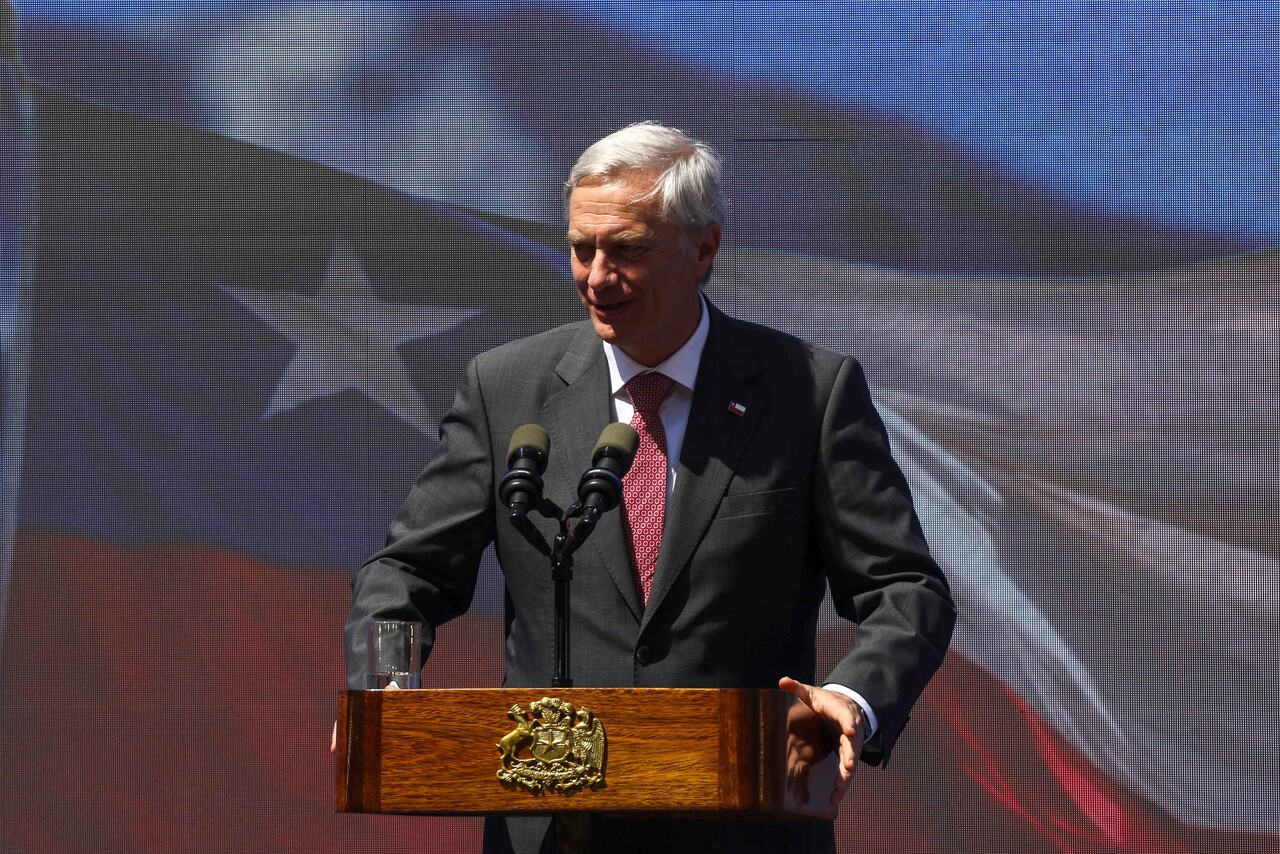 Presidente Kast instruye expulsar a extranjeros detenidos en marcha del 18-O: "No vamos a permitir que vengan a delinquir a Chile"