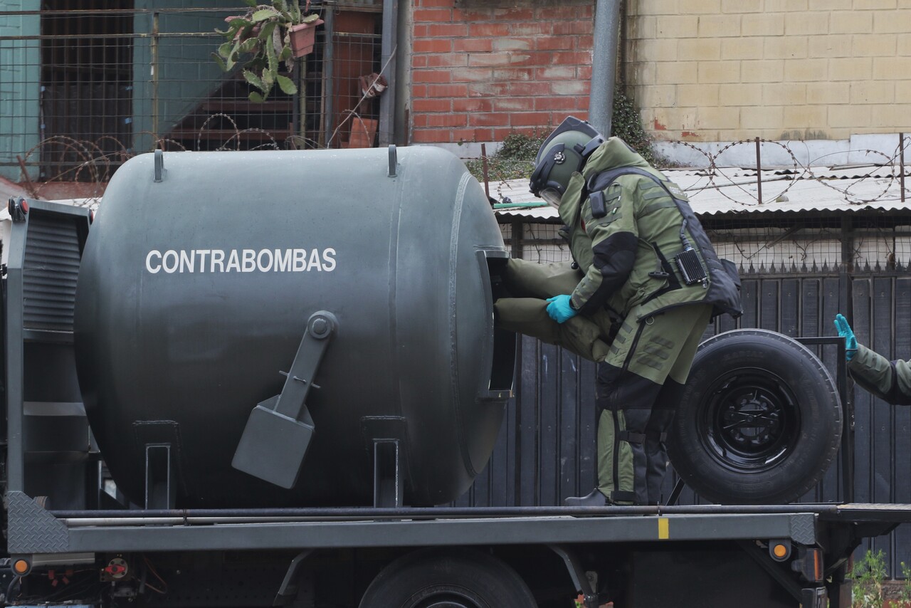 Hombre pierde su mano tras explosión en block de Quilicura: Carabineros halló explosivos de uso minero