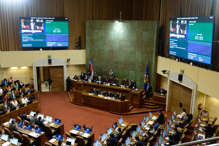 Cámara aprueba resolución que pide al Gobierno revisar decretos de rebaja de condenas por delitos sexuales desde 2022