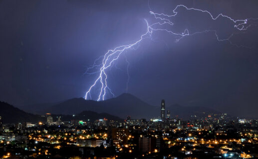 Pronóstico de lluvias, granizo y tormentas eléctricas en Santiago: Senapred declara Alerta Temprana Preventiva en la Región Metropolitana