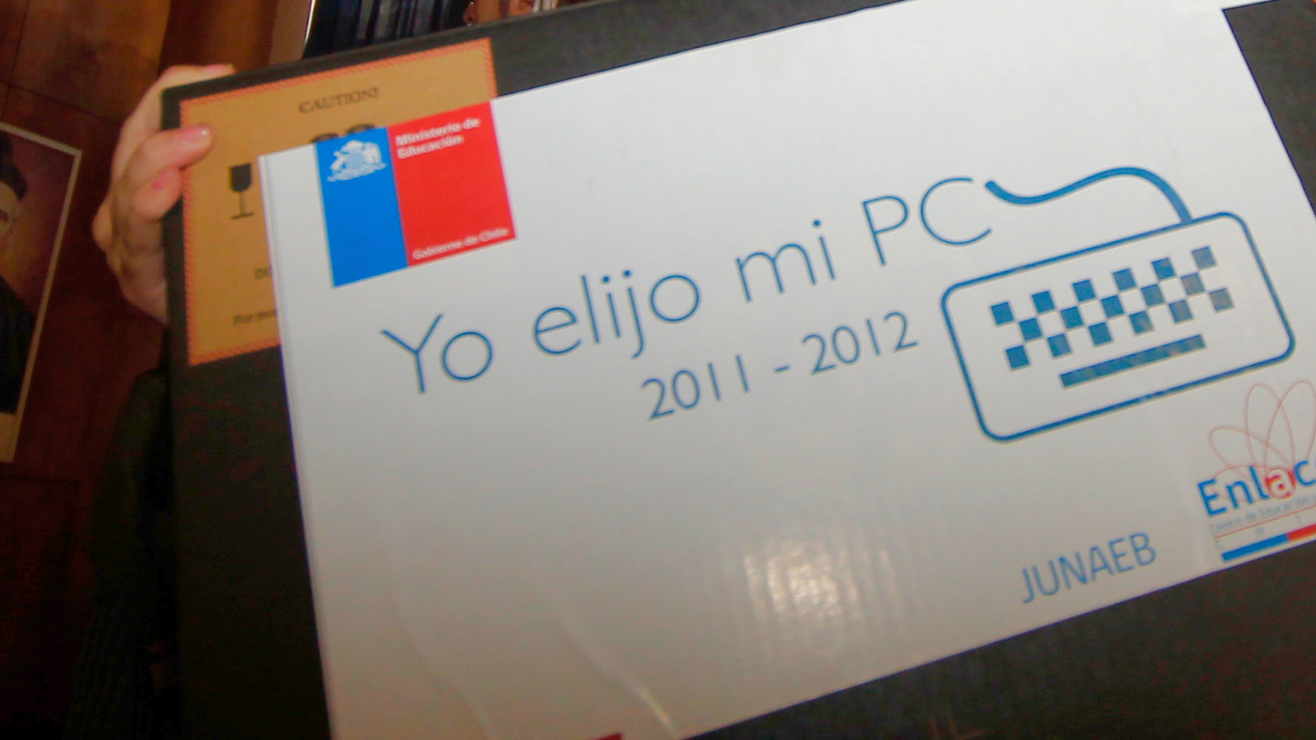 Desde la UDI al FA: Críticas transversales por fin de recursos para “Yo Elijo mi PC”